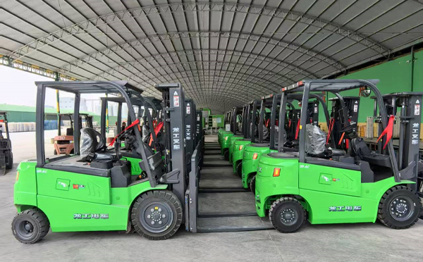 工业搬运的革新之作：龙工武威叉车技术实践与价值解析