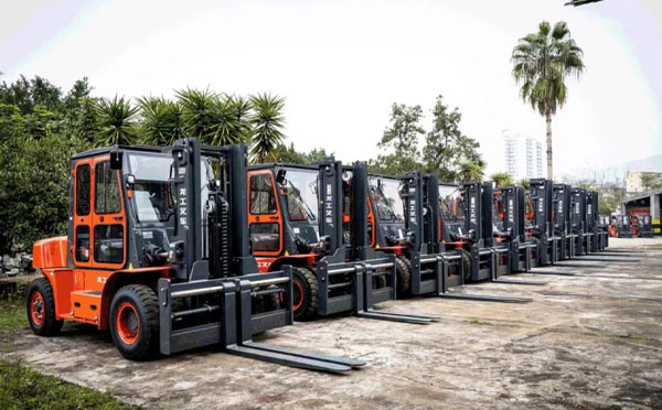 现代物流与仓储作业中的核心装备：武威叉车的技术演进与应用价值